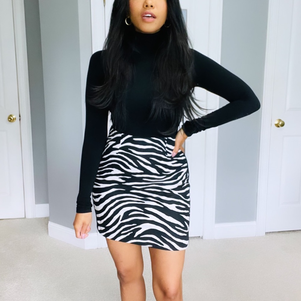 White House Black Market | Black White Zebra Animal Print High Waist Mini Skirt - Picture 7 of 13